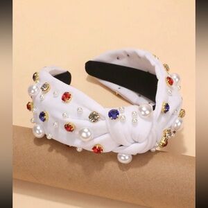 New Boutique Pearl & Sequins
Headband